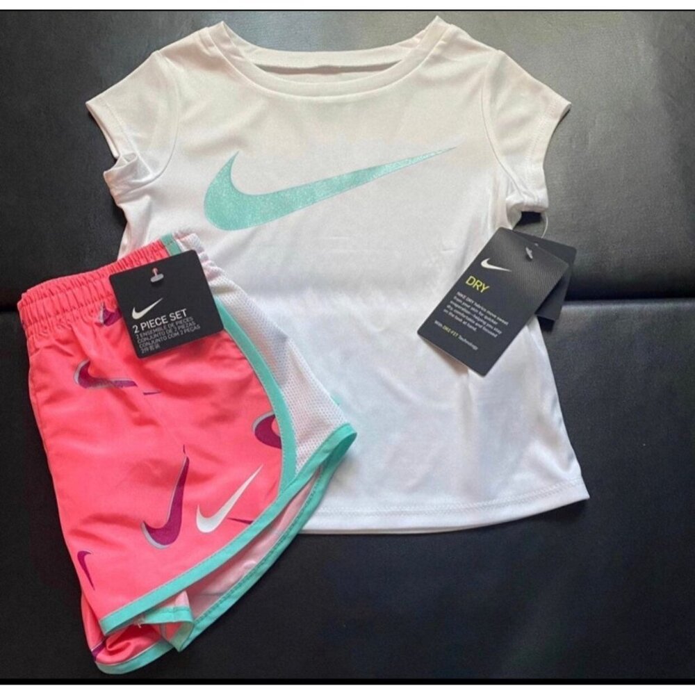 NWT Nike Glitter Athletic Set Girls Size 3T